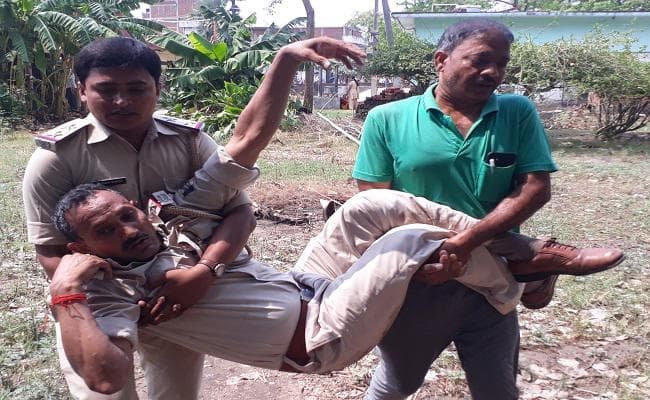 छेड़खानी की शिकायत पर पहुंचे दारोगा को आरोपित के परिजनों ने पटक-पटक कर पीटा, उसके बाद...