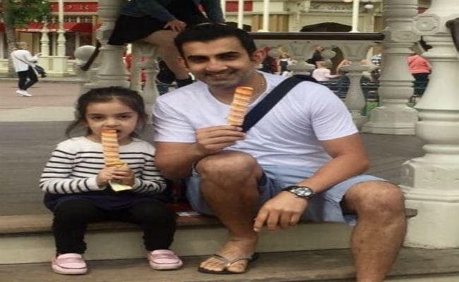 IN PICS : गौतम गंभीर ने ''डक'' के साथ तसवीर शेयर कर उड़ाया खुद का मजाक