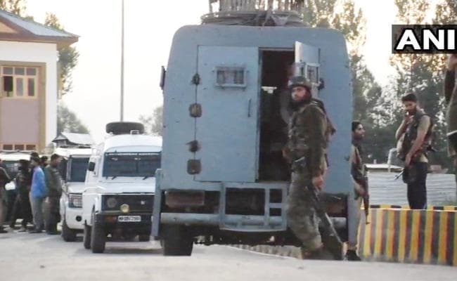 J&K : पुलिस पोस्ट पर फायरिंग, CRPF पर ग्रेनेड अटैक, 2 जवान शहीद, 8 घायल