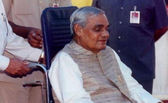 वाजपेयी की हालत स्थिर, इलाज का हो रहा असर : AIIMS