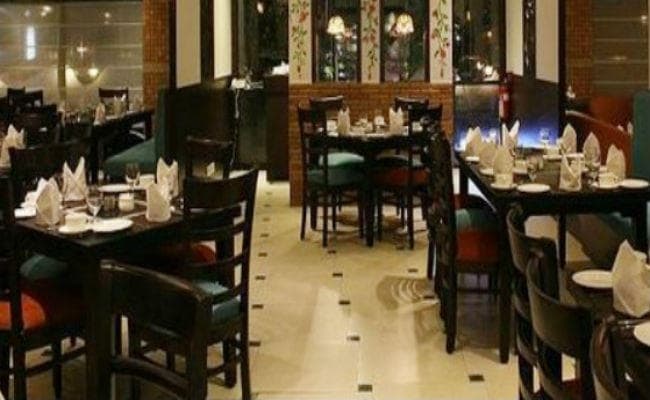 फीफा विश्व कप का क्रेज, रेस्तरां में लीजिए ‘नेमार फ्री किक चिकन और मेस्सी मैजिक पिज्जा'' के मजे