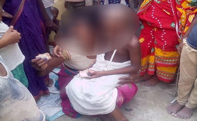 शौच के लिए गयी पत्नी से छेड़खानी का विरोध करने पर पति को पिटा, मौत के बाद गांव में तनाव