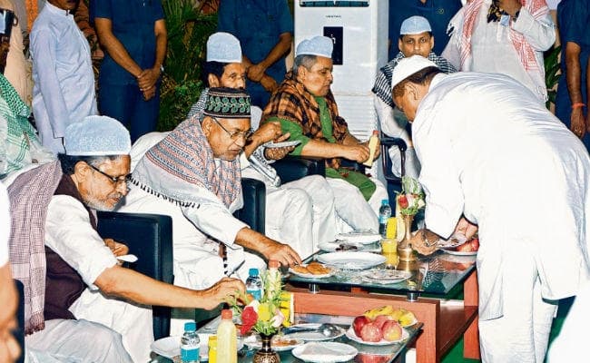 जदयू का दावत-ए-इफ्तार : सभी ने अमन व भाईचारे की मांगी दुआ, मुख्यमंत्री सहित एनडीए के दिग्गज हुए शामिल