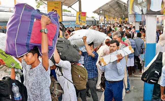 पलायन का दर्द : न नरेगा ने रोका और न रोक पा रही मनरेगा, धान रोपने के लिए पंजाब-हरियाणा चले मिथिला के मजदूर