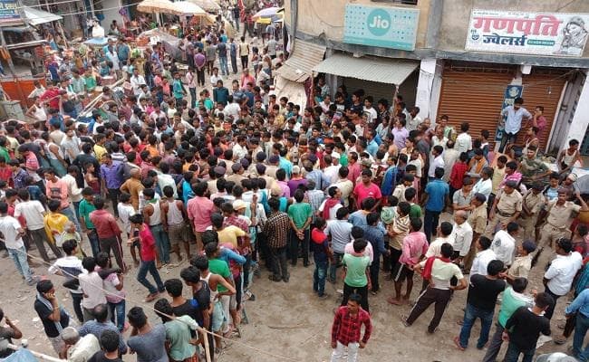 बिहार : सहरसा में आपत्तिजनक पोस्ट से तनाव, वरीय अधिकारियों ने की प्रदर्शनकारियों से वार्ता