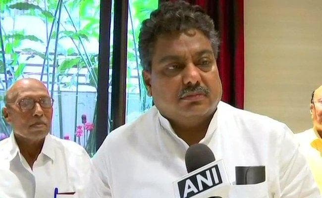 कर्नाटक : मंत्री पद नहीं मिलने से कांग्रेस के असंतुष्ट विधायकों का पार्टी पर दबाव, करेंगे बैठक