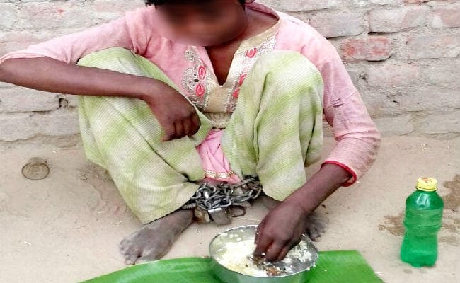 पिता ने कर्ज नहीं चुकाया, देनदार ने उसकी बेटी के पैरों में डाल दी बेड़ी, तीन माह तक अपने पास बंधक बनाये रखा