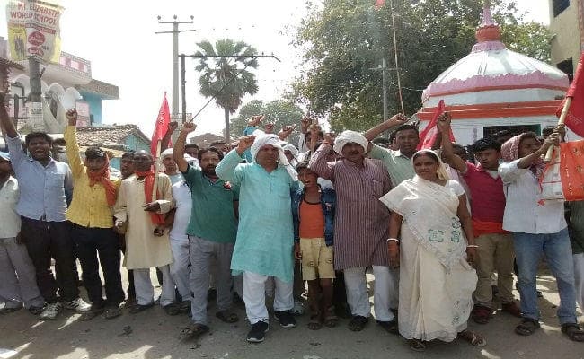 बिहार : गया गैंगरेप कांड से उबाल, दुकानें बंद, सियासत शुरू, पहुंचने लगे राजनेता
