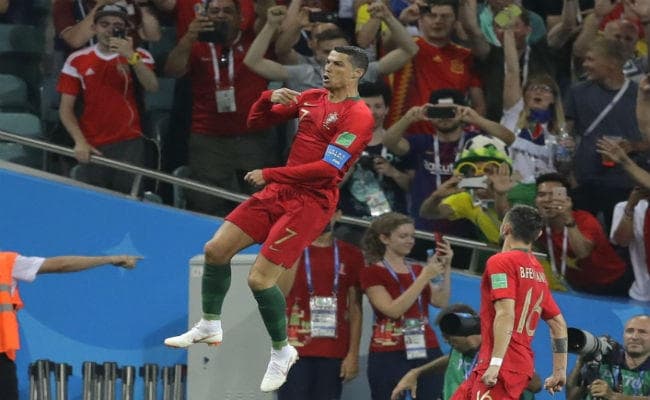 स्पेन के खिलाफ हैट्रिक लगाकर क्रिस्टियानो रोनाल्डो ने बनाया यह रिकॉर्ड...