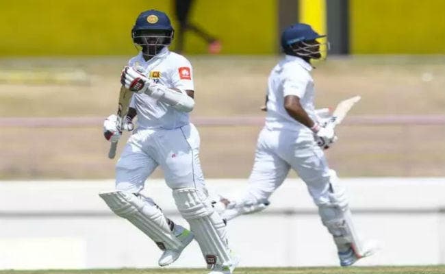 गेंद से छेड़छाड़ विवाद के कारण दो घंटे बाद मैदान पर उतरी श्रीलंकाई टीम