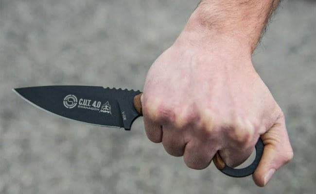 धार्मिक नेताओं के खिलाफ आरोपों से परेशान एक महंत ने अपना लिंग काटा...!