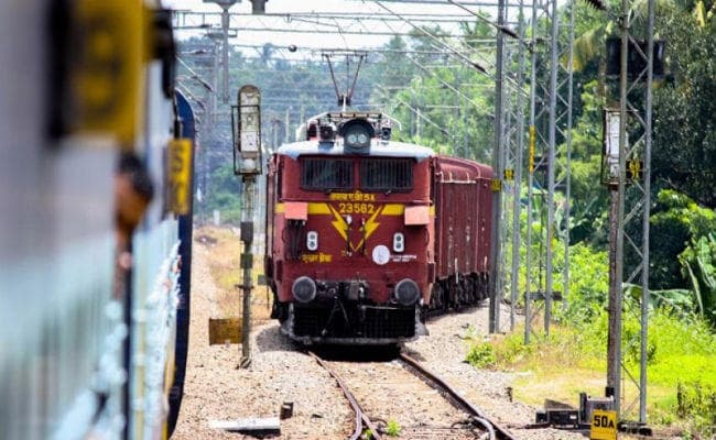 रेल मंत्री ने प्रस्ताव को दे दी मंजूरी, हावड़ा-दिल्ली खंड पर बढ़ेगी ट्रेनों की स्पीड