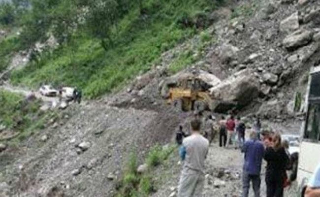 नेपाल में भूस्खलन, 40 घंटे फंसे रहे झारखंड और बिहार के दो श्रमिक