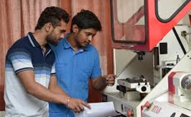 10वीं के बाद इंजीनियरिंग में बनायें करियर