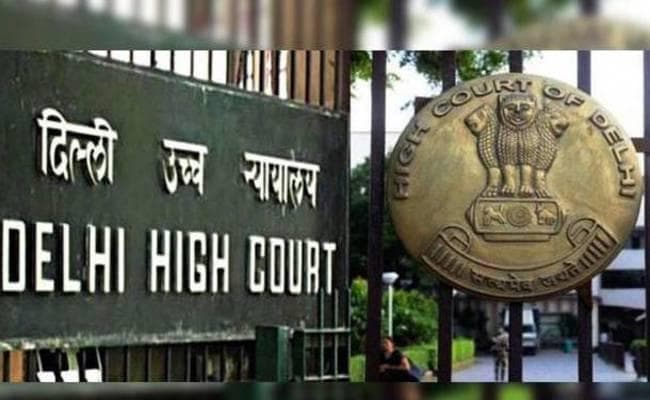 हाइकोर्ट ने दिल्ली सरकार से पूछा-एलजी के दफ्तर में केजरीवाल के धरने को किसने अधिकृत किया