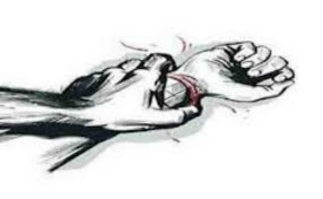 युवती से दुष्कर्म के बाद हत्या, सिर को कुचला