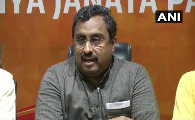 राम माधव : भाजपा का नया रणनीतिकार जिनकी महबूबा सरकार बनने से गिरने तक में अहम भूमिका रही