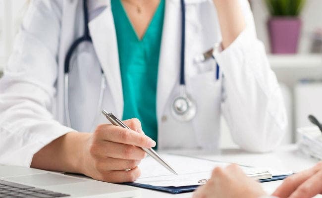 बड़कागांव सामुदायिक स्वास्‍थ्‍य केंद्र में महज कोरम पूरा कर रहे है पदस्थापित 8 चिकित्सक