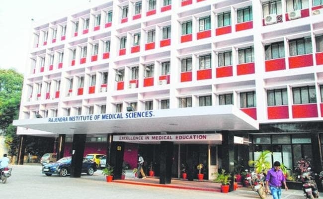 Jharkhand News : रिम्स में एमबीबीएस की सीटें बढ़ेंगी या 150 सीटों पर भी है संकट, नेशनल मेडिकल कमीशन करेगा निरीक्षण