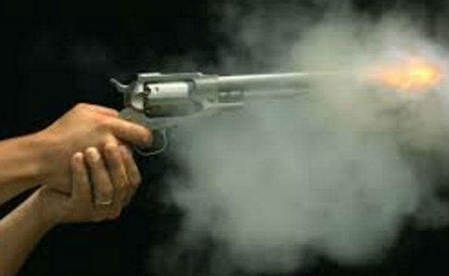 भागलपुर : केबिन में घुसकर स्टेशन मास्टर को अपराधियों ने मारी गोली