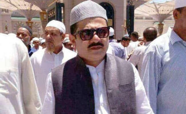 कर्नाटक के खाद्य और नागरिक आपूर्ति मंत्री जमीर अहमद बोले-‘इनोवा'' छोटी कार, मुझे ‘फॉरच्यूनर'' चाहिए