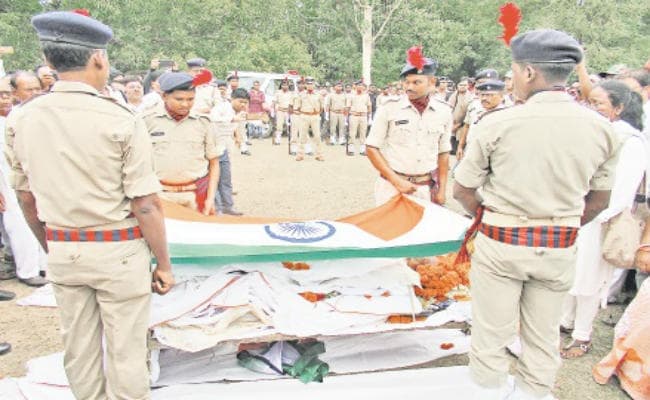 राजकीय सम्मान के साथ बागुन दा की अंत्येष्टि