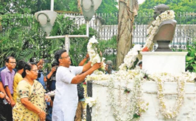 राज्य सरकार ने भी मनायी भारत केशरी की पुण्यतिथि, भाजपा नेताओं ने डॉ मुखर्जी के आदर्शों को जन-जन तक ले जाने की शपथ ली