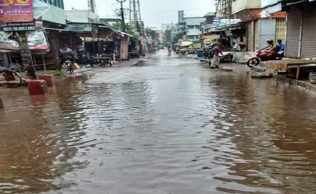 जलजमाव की समस्या से जूझ रहा धूपगुड़ी शहर