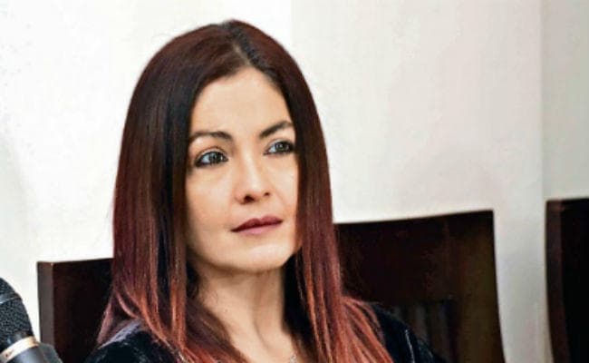 अभिनेत्री पूजा भट्ट ने कहा-पापा चार-चार दिन बाद शराब के नशे में धुत होकर घर आते थे फिर...