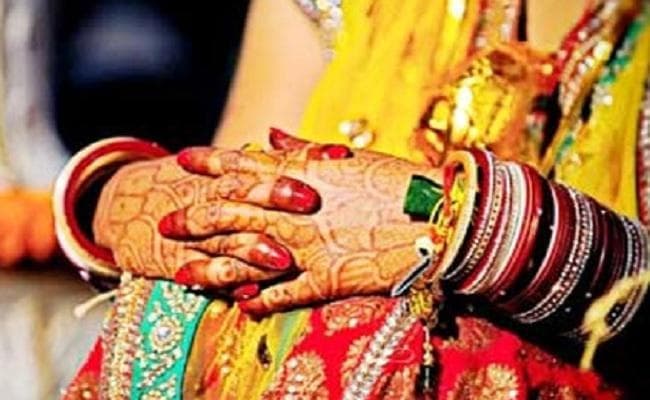मिसाल : दूल्हे ने दहेज में मांगा 1001 फलदार पेड़ों के कलम