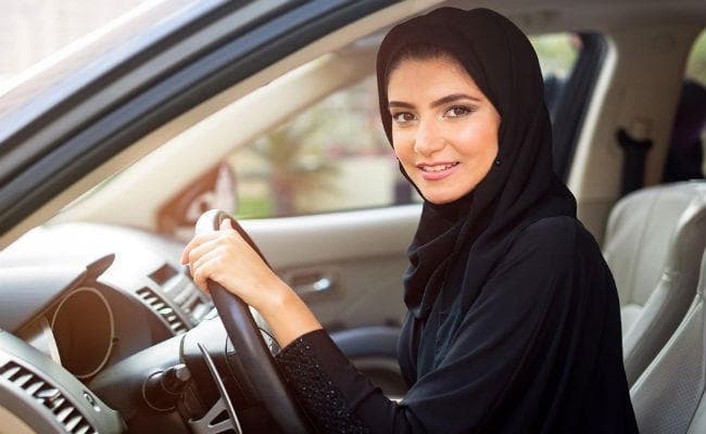 HORN PLEASE! सऊदी अरब में महिलाओं के वाहन चलाने से प्रतिबंध हटा