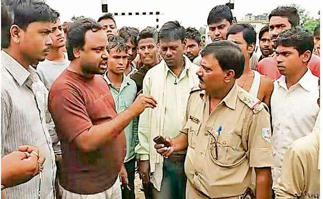 अमलाबाद : जेवर व कपड़ा दुकान से डेढ़ लाख का सामान ले गये चोर