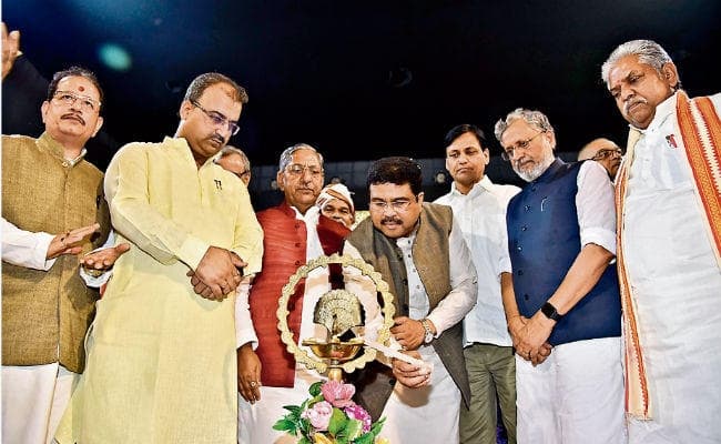 पटना : कांग्रेस की देनदारी चुकाने में बढ़ गये पेट्रोलियम प्रोडक्ट के दाम :धर्मेंद्र प्रधान