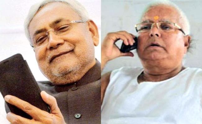 नीतीश कुमार ने किया लालू प्रसाद को फोन, स्वास्थ्य की ली जानकारी