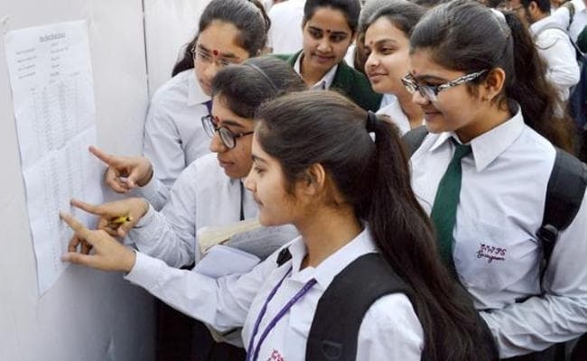 Jharkhand Board : इंटर आर्ट्स में खूंटी ने सबको पछाड़ा, 92 फीसदी से ज्यादा स्टूडेंट्स पास