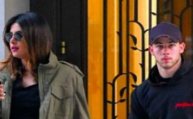 अगले महीने सगाई करेंगे  निक जोनस और देसी गर्ल प्रियंका चोपड़ा !