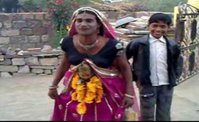 बेकाबू भीड़ का शिकार बनने बाल-बाल बचा बहुरूपिया, बच्चा चोरी के शक में हो गयी धुनाई