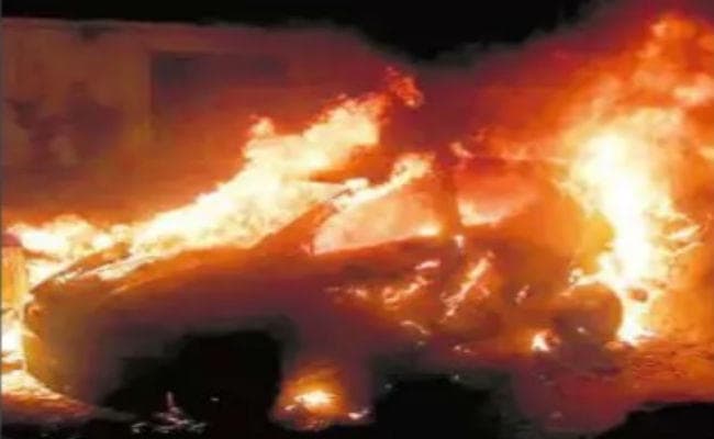 बरात में डांस करने को लेकर महादलित की हत्या, 9 गाड़ियों को फूंका, लूटपाट कर बरातियों को दौड़ा-दौड़ा कर पीटा