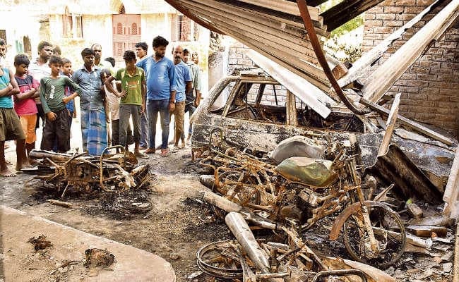 मुजफ्फरपुर : बरात में गोली लगने से युवक की मौत, हंगामा, 18 वाहनों को क्षतिग्रस्त कर किया आग के हवाले