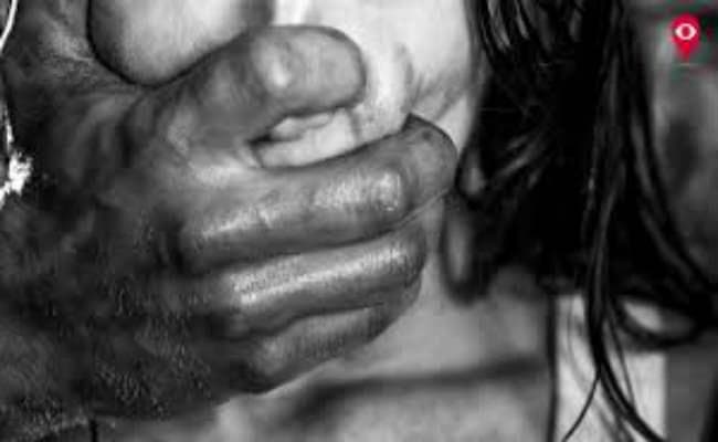 नशे में धूत था युवक, घर घुसकर की महिला से की बदसलूकी