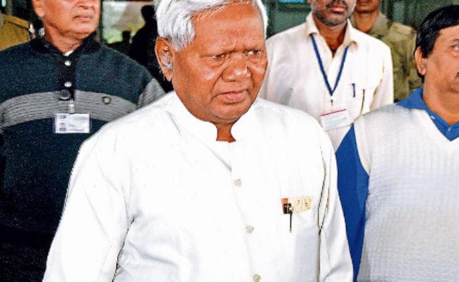 सरकार एक के बाद एक चूक कर रही है, विपक्षी को मौका हाथ लग रहा, समस्या के समाधान की है जरूरत : कड़िया मुंडा