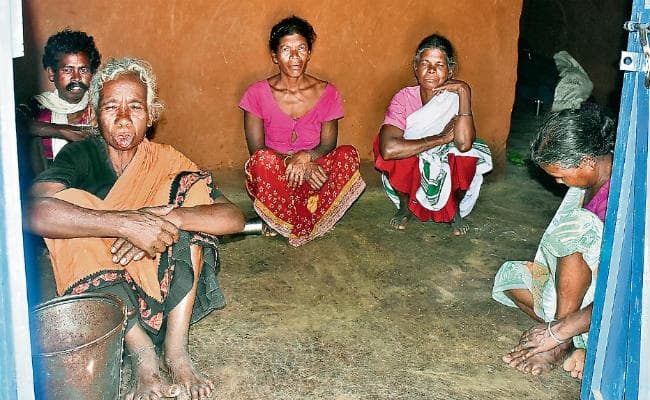 घाघरा गांव में दिखीं 4 ही महिलाएं, बारूडीह के ग्रामीणों में नहीं दिखी सरकार से नाराजगी, 3 जवानों का अब तक पता नहीं