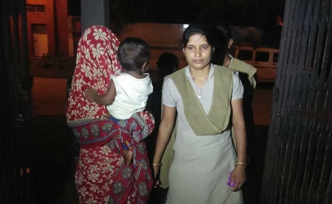 दुमका से एक लाख की इनामी हार्डकोर महिला नक्सली पुतुल कुमारी गिरफ्तार