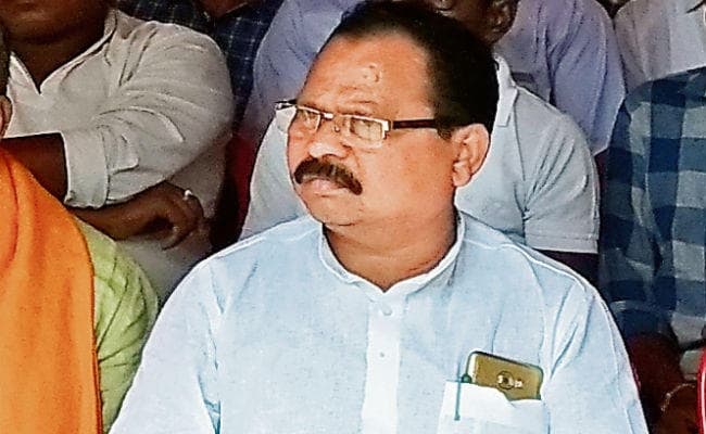 चाईबासा : सामने चुनाव देख कर आदिवासियों को बरगला रहा है विपक्ष : लक्ष्मण गिलुवा