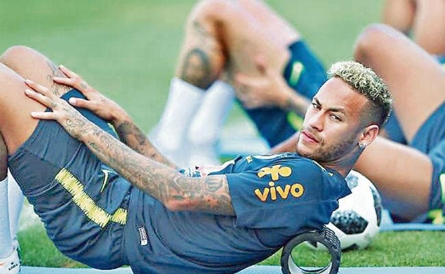 FIFA World Cup : ब्राजील की तैयारी शुरू, मेक्सिको से भिड़ंत के लिए पसीना बहा रहे नेमार