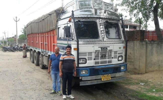 Jharkhand : अवैध मवेशी से लदा ट्रक जप्त, चालक-उप चालक सहित पांच गिरफ्तार