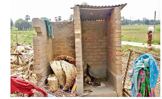 शौचालय जाने में आती है शर्म