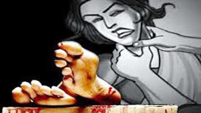 मोबाइल तोड़ा तो घोंटा दिया पत्नी का गला