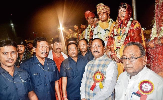 30 हजार रुपये मिलेंगे सामूहिक विवाह में शामिल होनेवाले गरीब व आदिवासी दंपती को