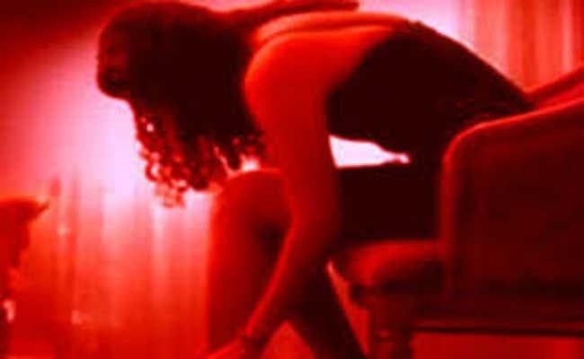 पार्क स्ट्रीट में ब्यूटी पार्लर की आड़ में चल रहा था देह व्यापार